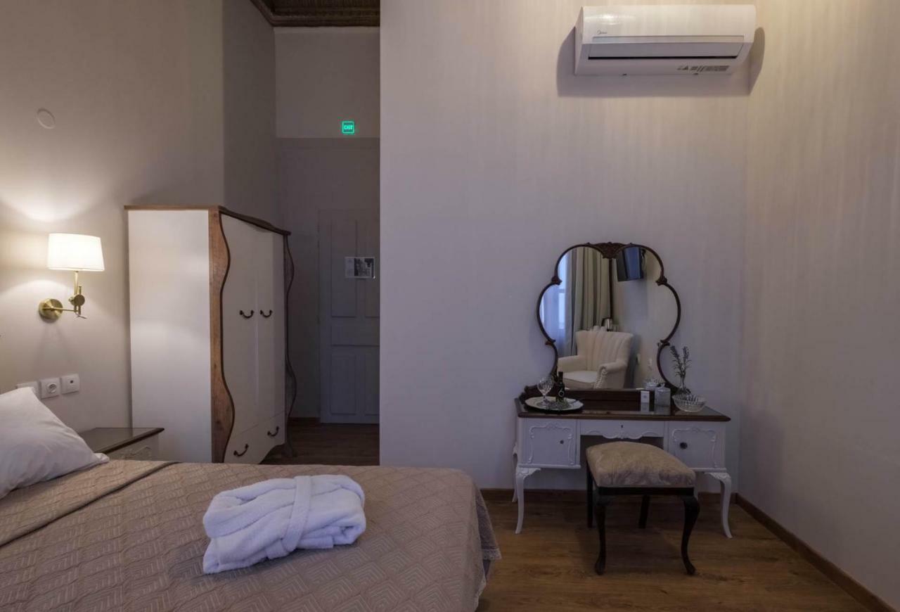 Agora Hotel