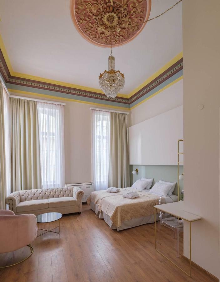 Agora Hotel
